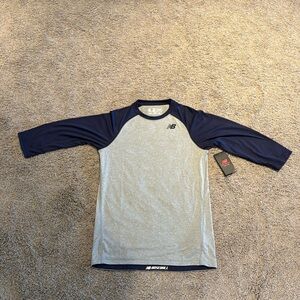 New Balance 3/4 Sleeve Baseball Raglan Shirt Navy/Gray Mens Small. NWT